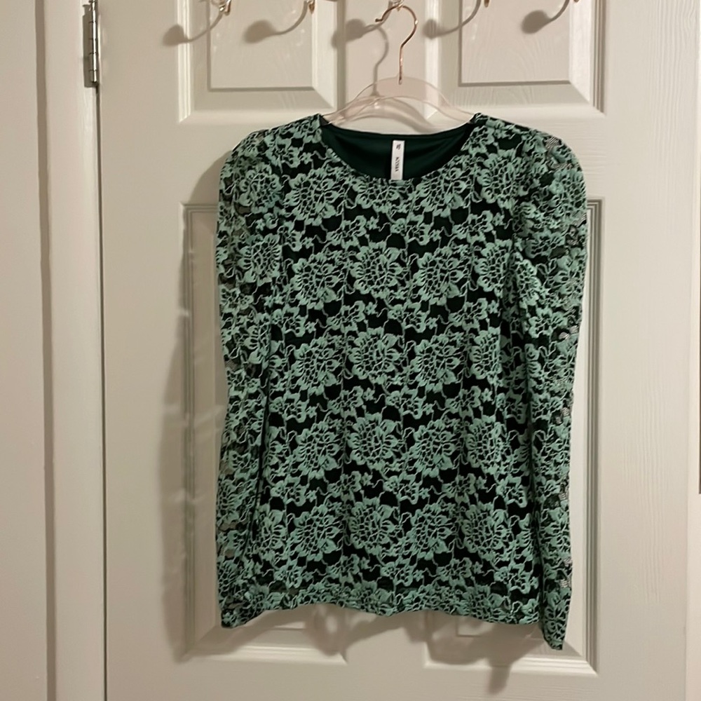 Green flower long sleeve top with tank sewed in sz.s 164